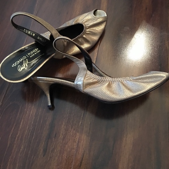 Gold gloves leather kitten heels - Picture 2 of 7